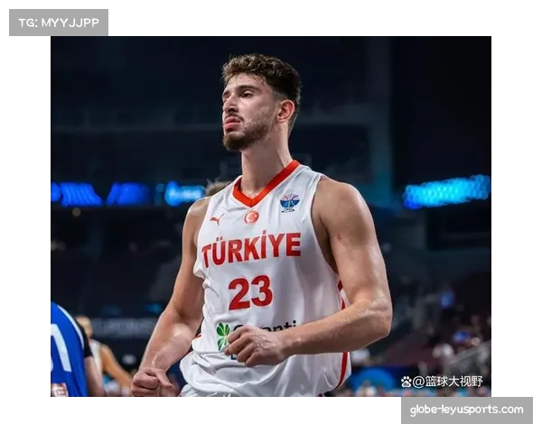 火箭申京出战成疑内线警报 年轻中锋健康关乎球队上限